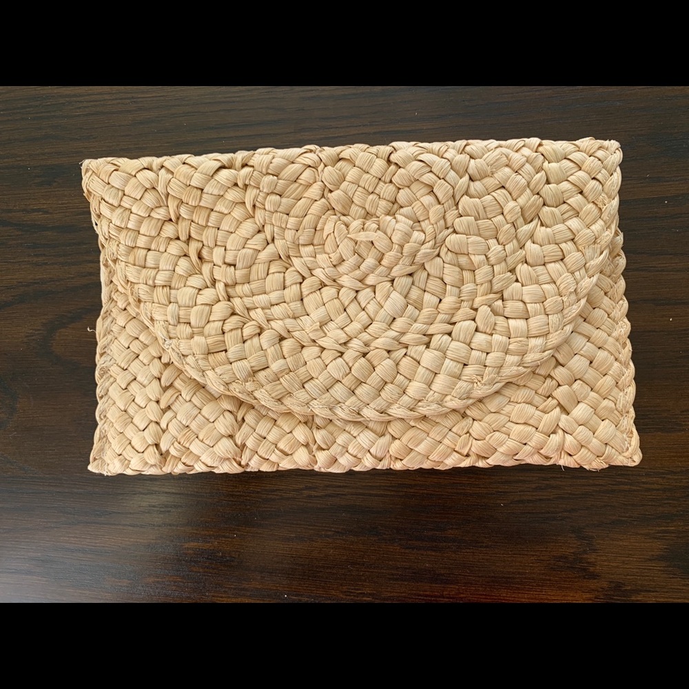 Straw clutch